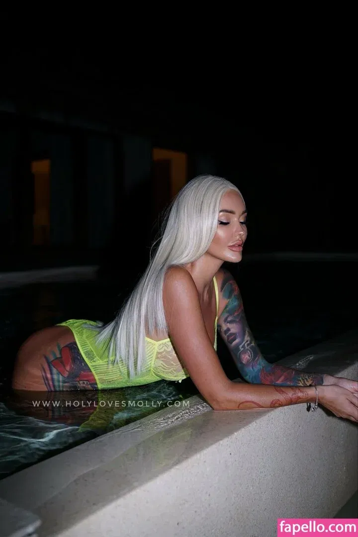 holylovesmolly Onlyfans Photo Gallery 