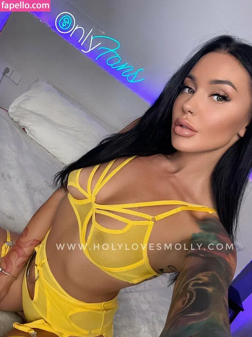 holylovesmolly Onlyfans Photo Gallery 