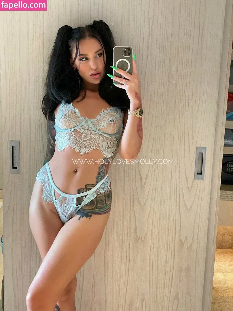 holylovesmolly Onlyfans Photo Gallery 