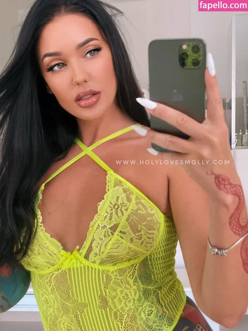 holylovesmolly Onlyfans Photo Gallery 