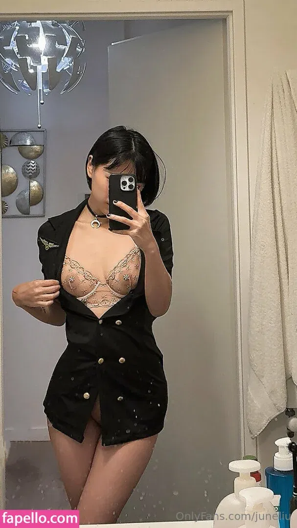 juneliu Onlyfans Photo Gallery 