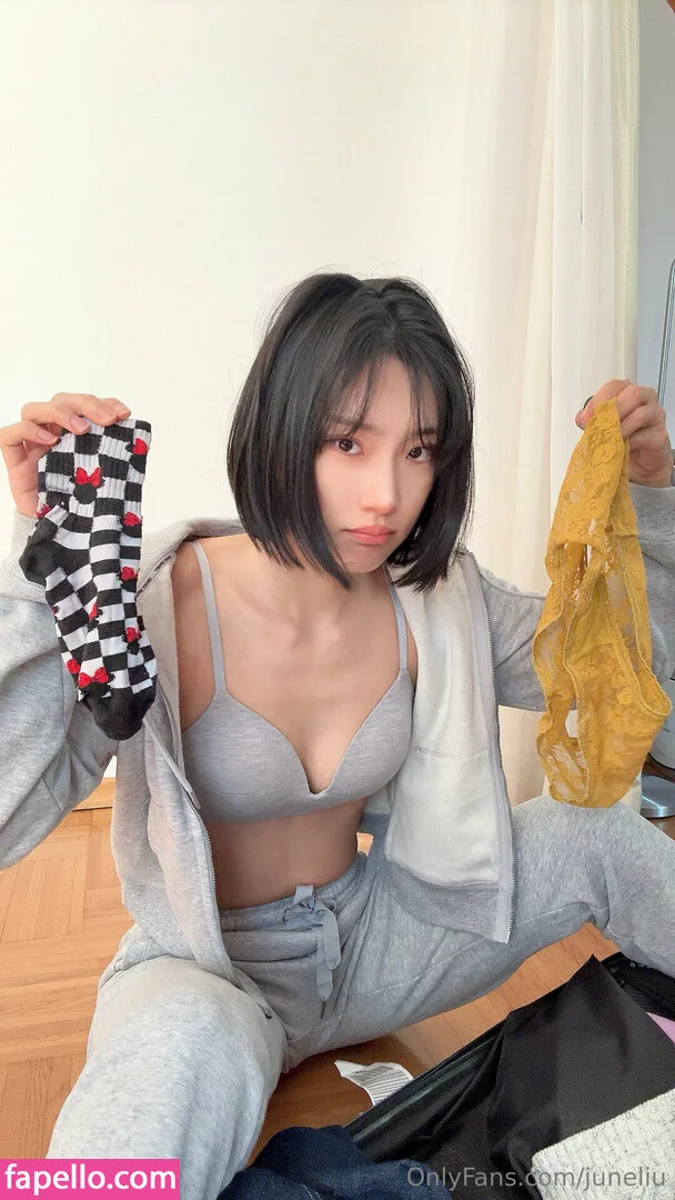 juneliu Onlyfans Photo Gallery 