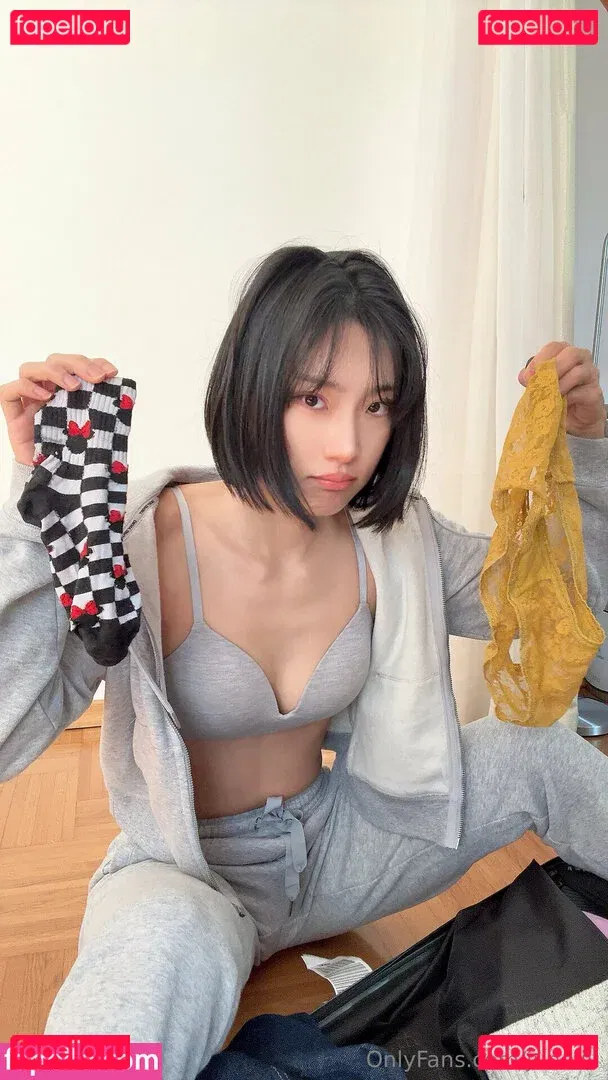 juneliu Onlyfans Photo Gallery 