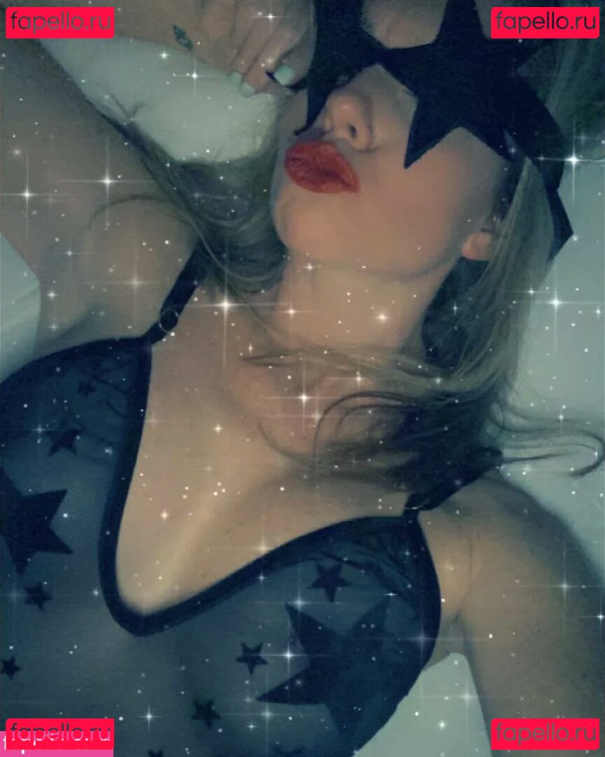 Naughty Allie Nude Onlyfans Photo 17