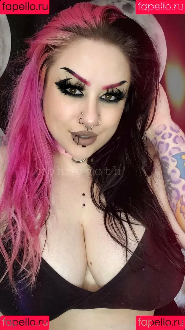 xohmygothfree Onlyfans Photo Gallery 