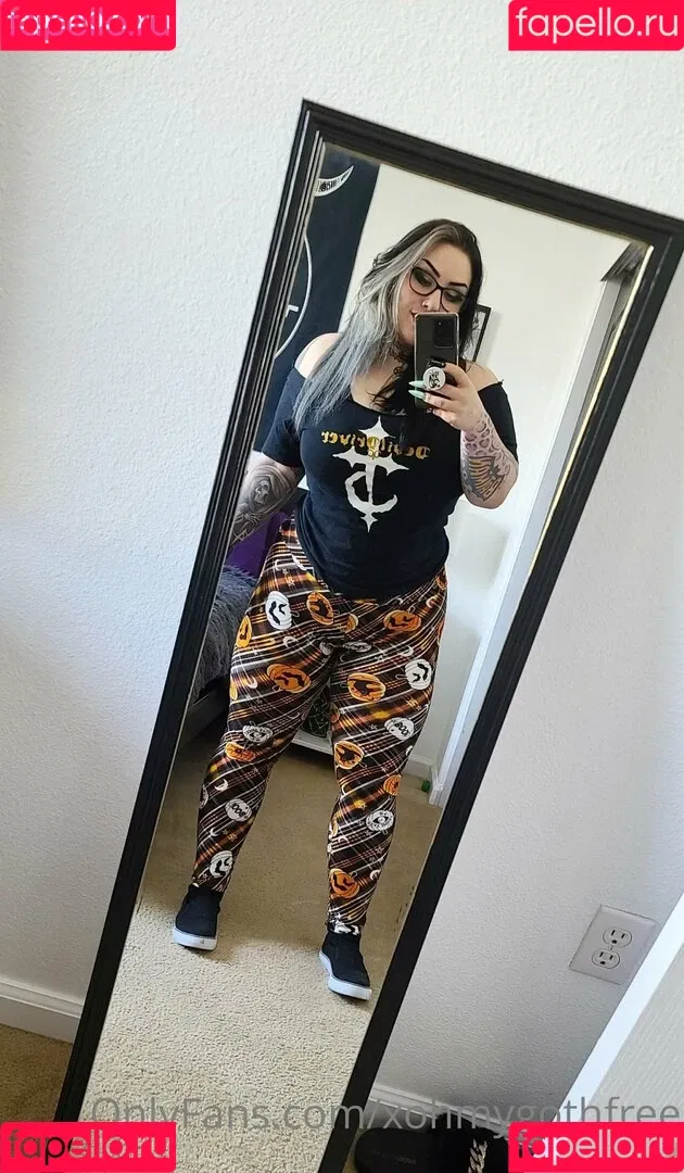 xohmygothfree Onlyfans Photo Gallery 