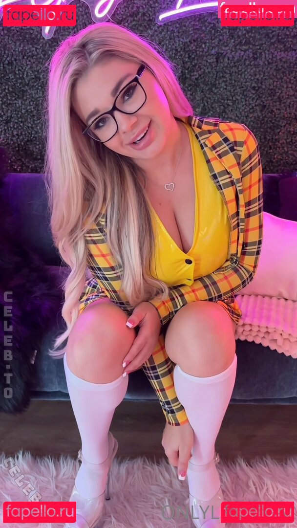 SubmissiveLexi Nude Onlyfans Photo 8