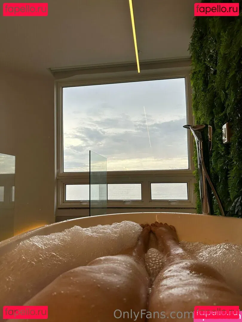 annaoli Onlyfans Photo Gallery 