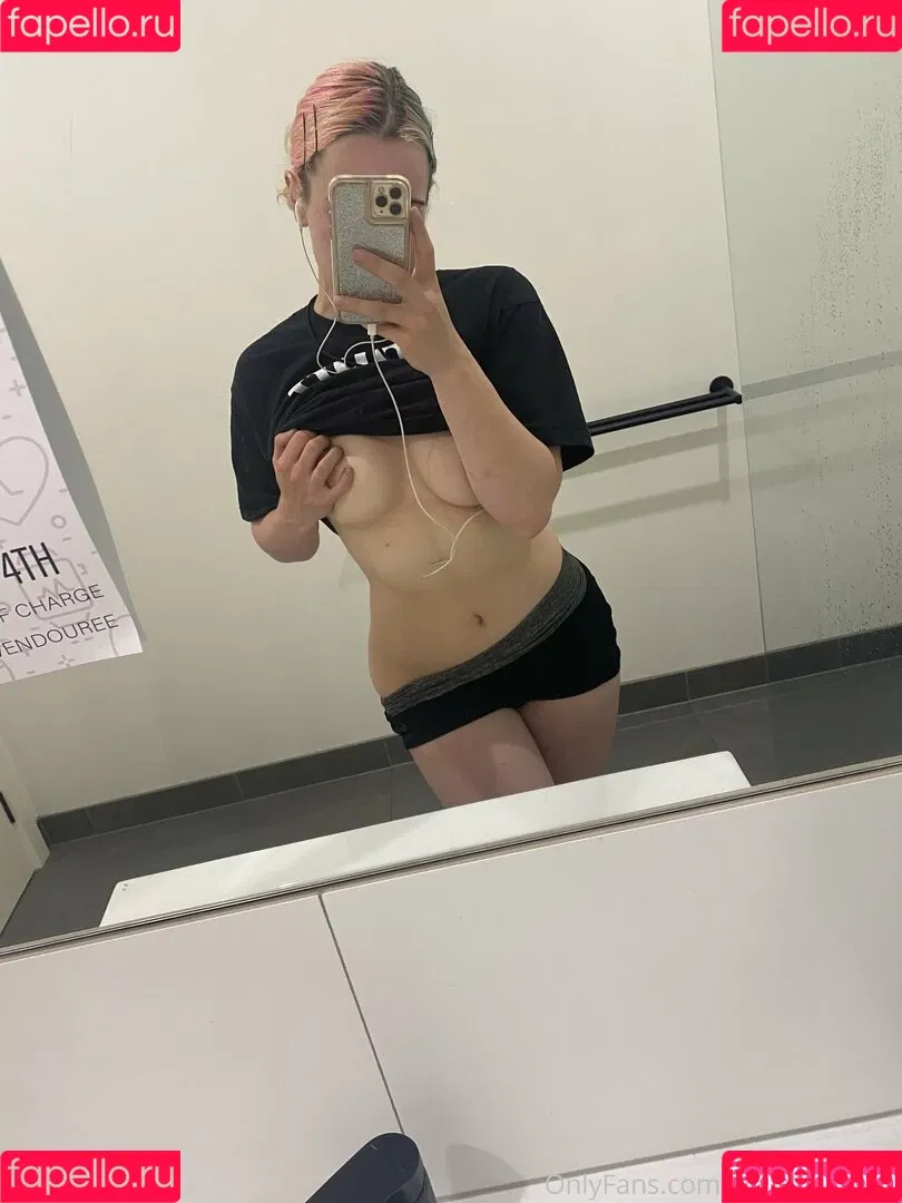 momocoloured Onlyfans Photo Gallery 