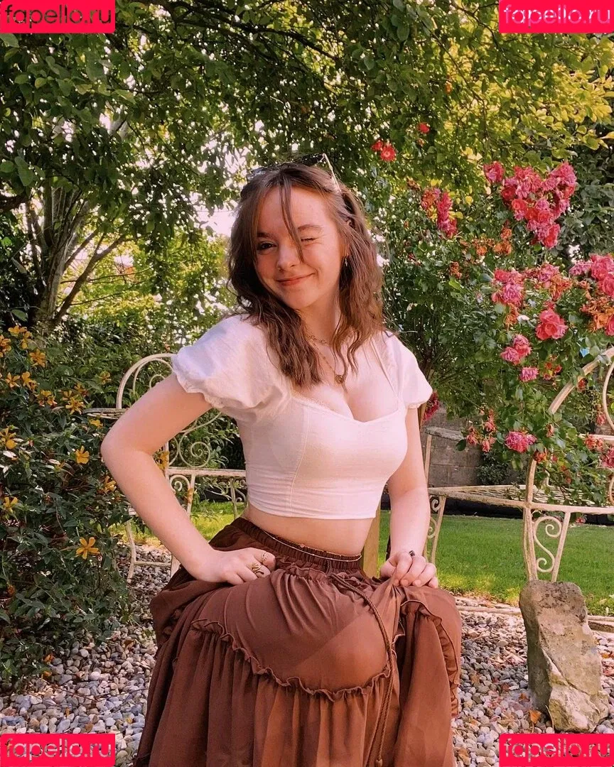 Laura Anne Onlyfans Photo Gallery 