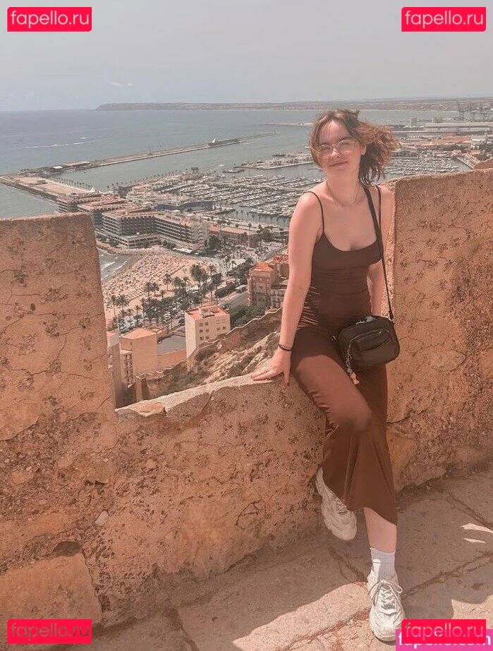 Laura Anne Onlyfans Photo Gallery 