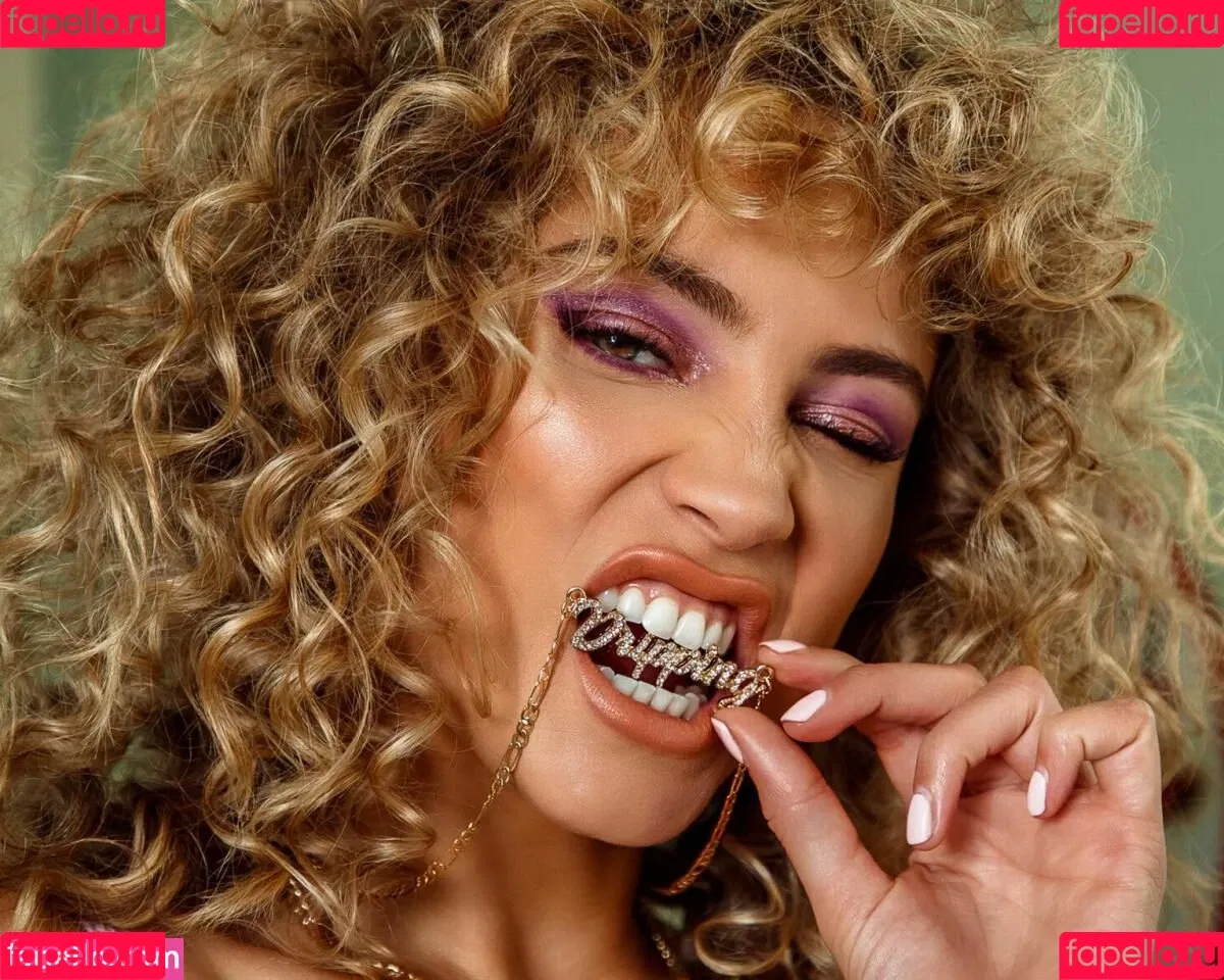 Rose Bertram Model Onlyfans Photo Gallery 
