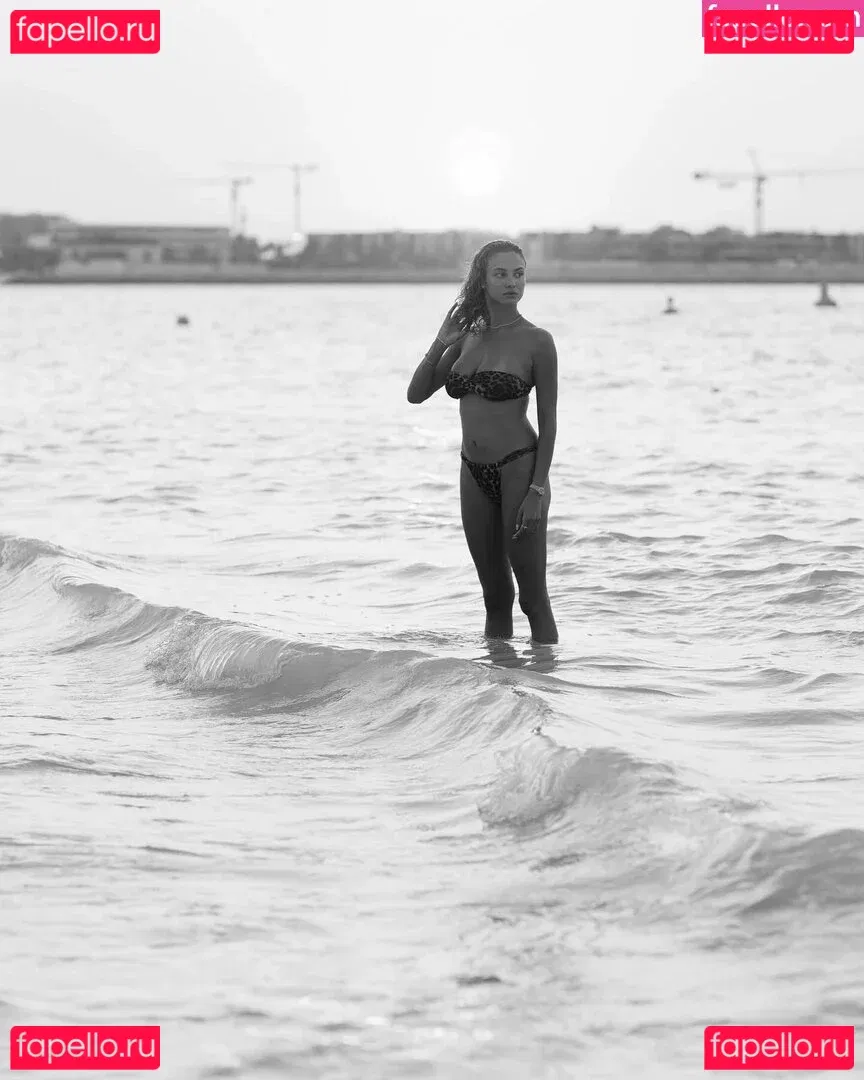 Rose Bertram Model Onlyfans Photo Gallery 