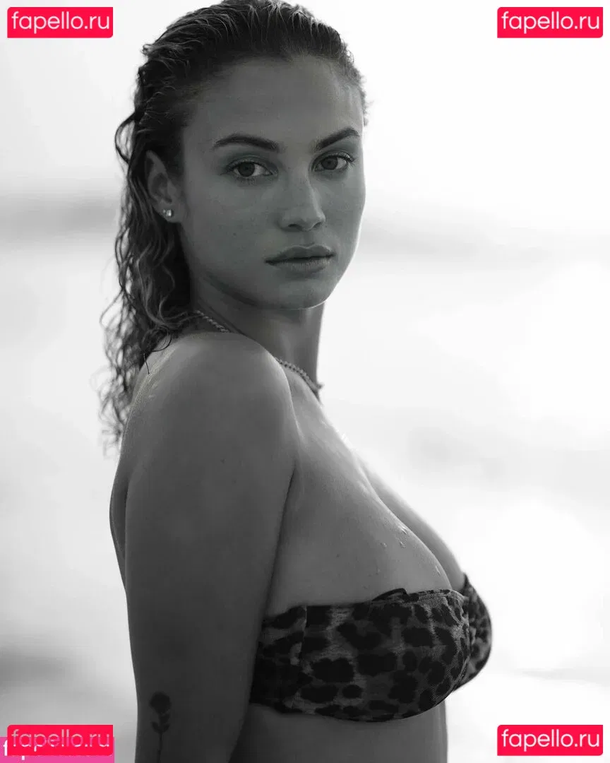 Rose Bertram Model Onlyfans Photo Gallery 