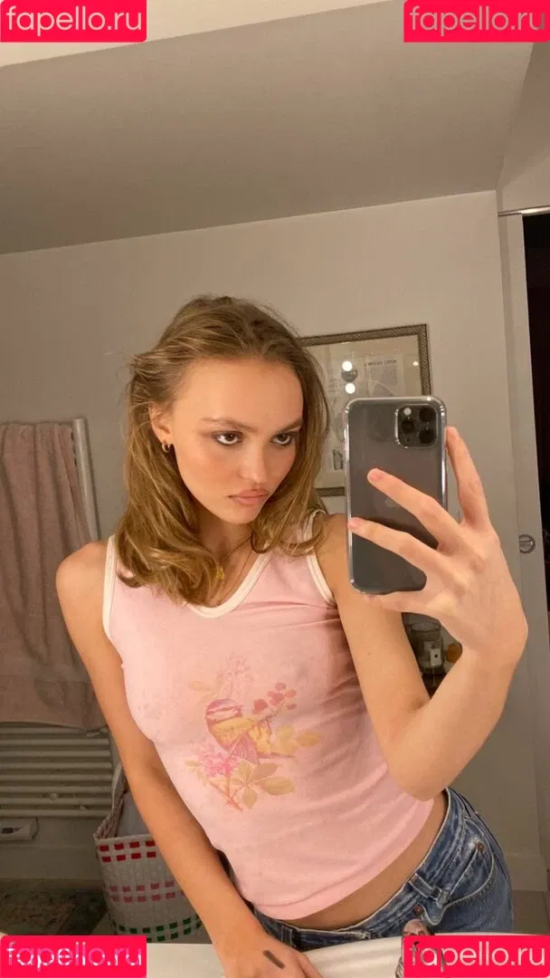 Lilly Rose Depp Onlyfans Photo Gallery 