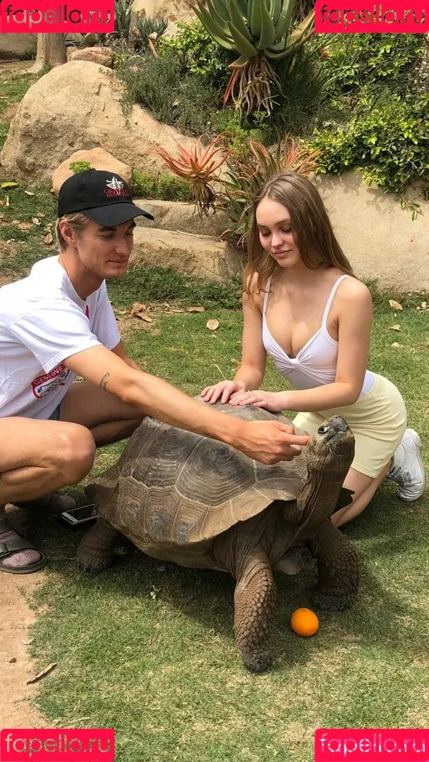 Lilly Rose Depp Onlyfans Photo Gallery 