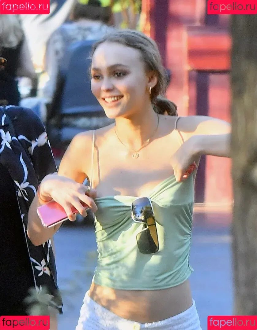 Lilly Rose Depp Onlyfans Photo Gallery 