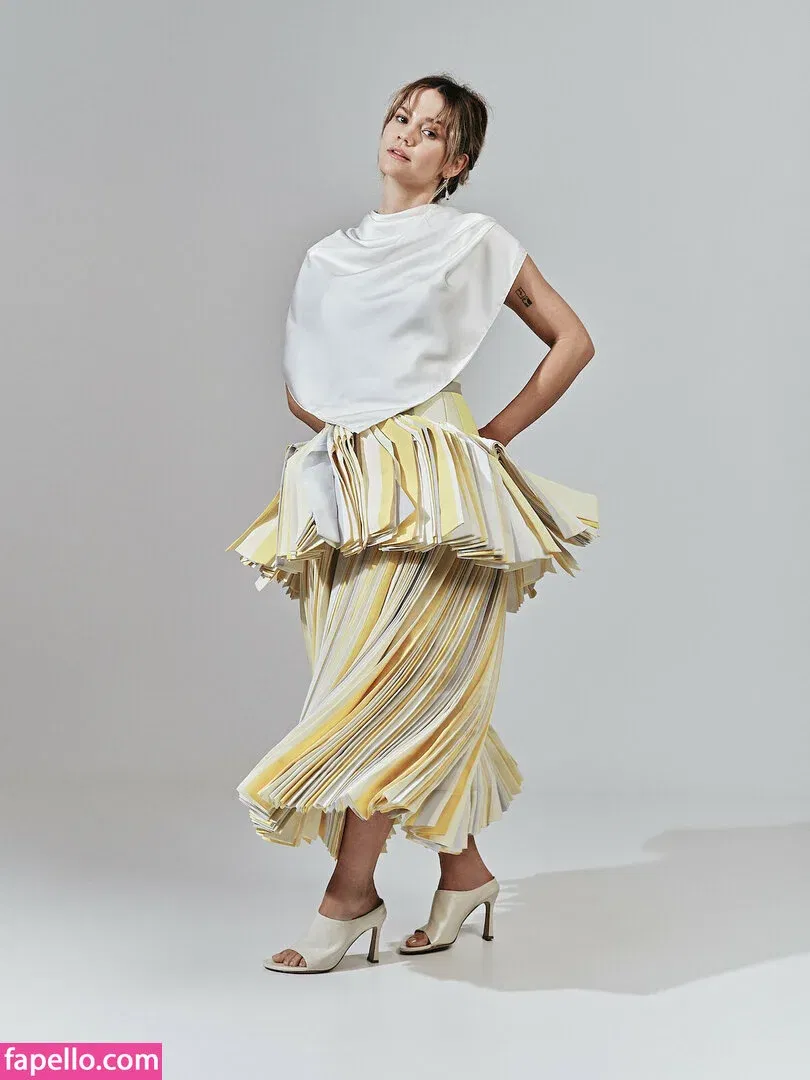 Maia Mitchell Onlyfans Photo Gallery 