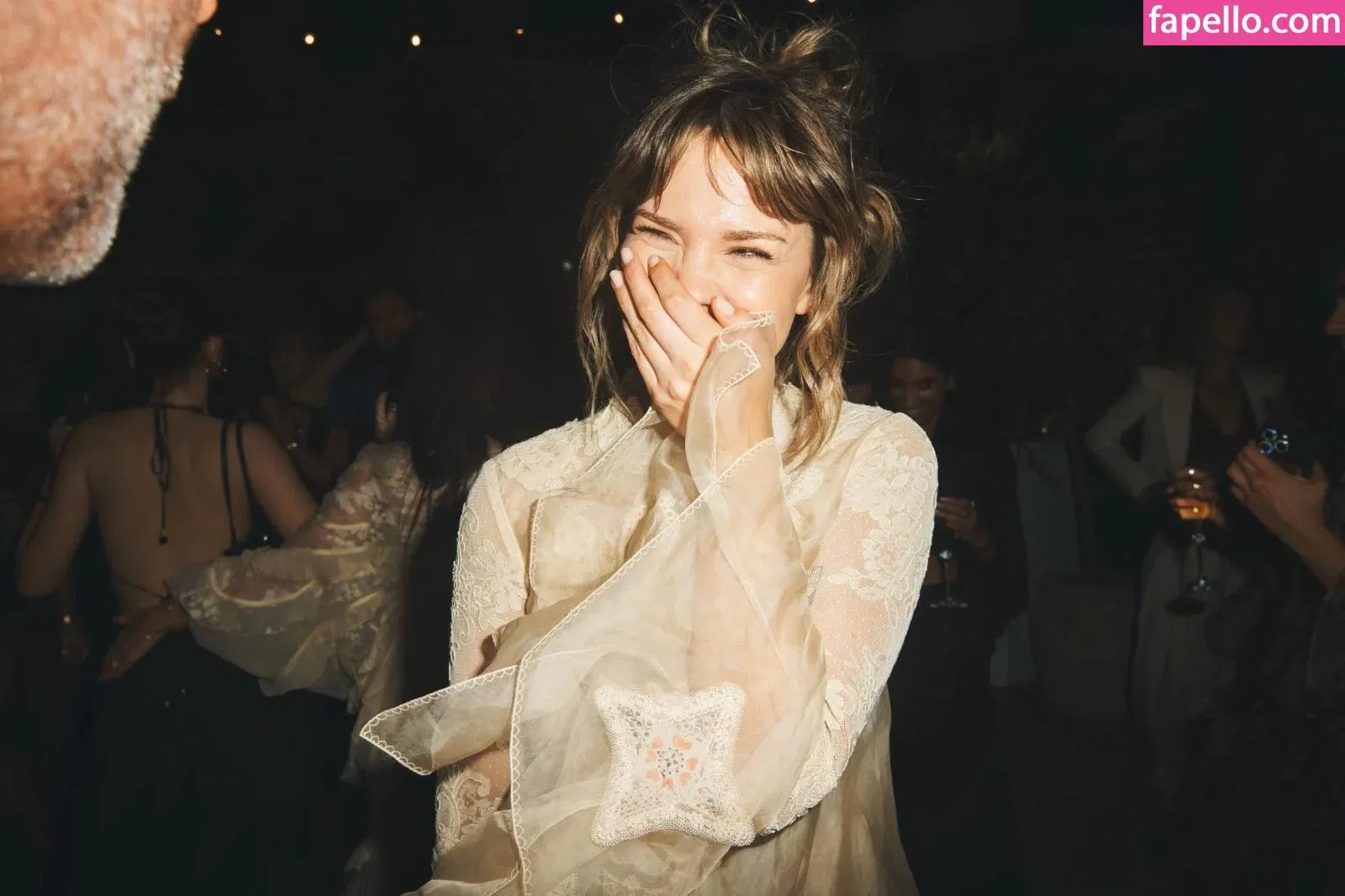 Maia Mitchell Onlyfans Photo Gallery 