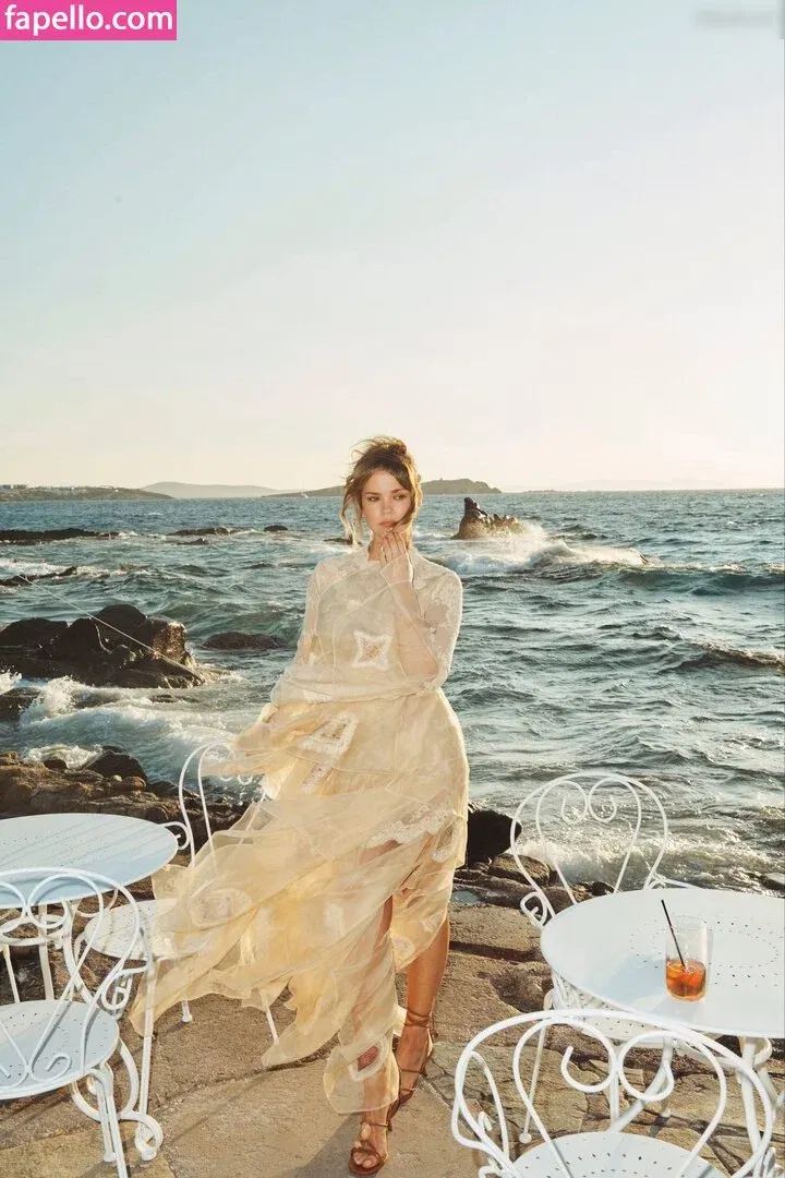 Maia Mitchell Onlyfans Photo Gallery 