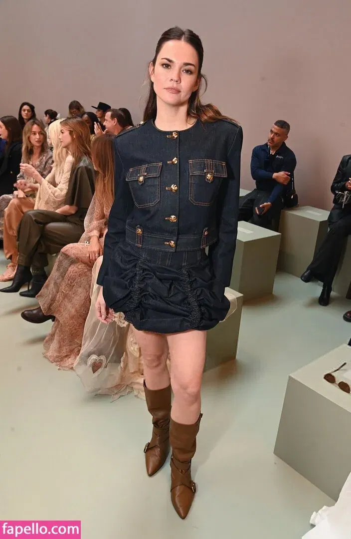 Maia Mitchell Onlyfans Photo Gallery 