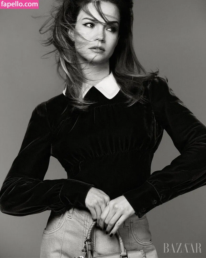 Maia Mitchell Onlyfans Photo Gallery 