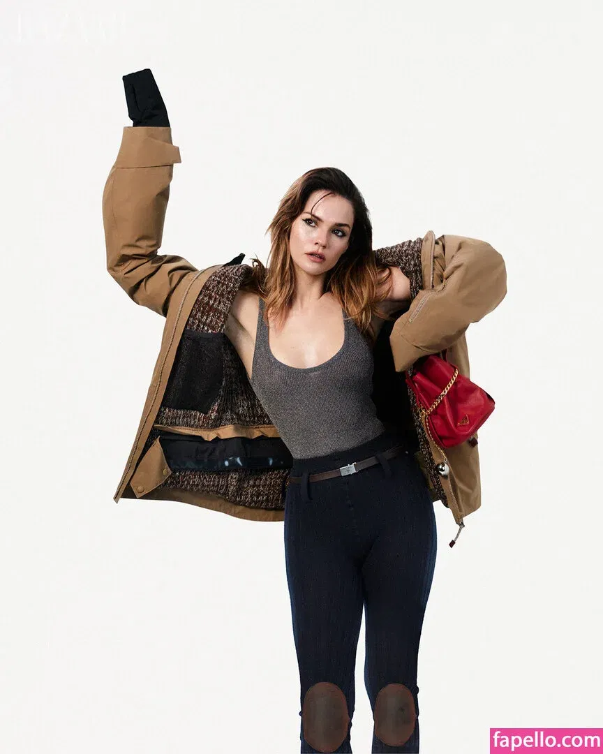 Maia Mitchell Onlyfans Photo Gallery 