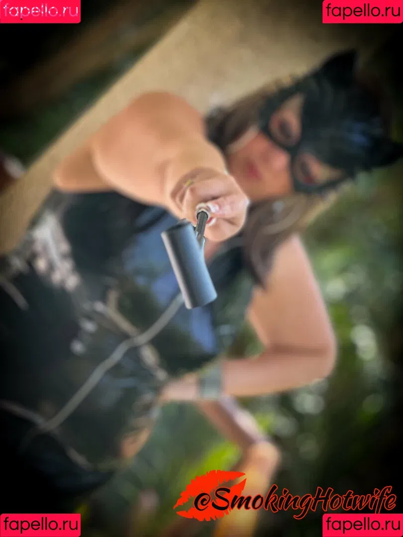 smokinghotwife Onlyfans Photo Gallery 
