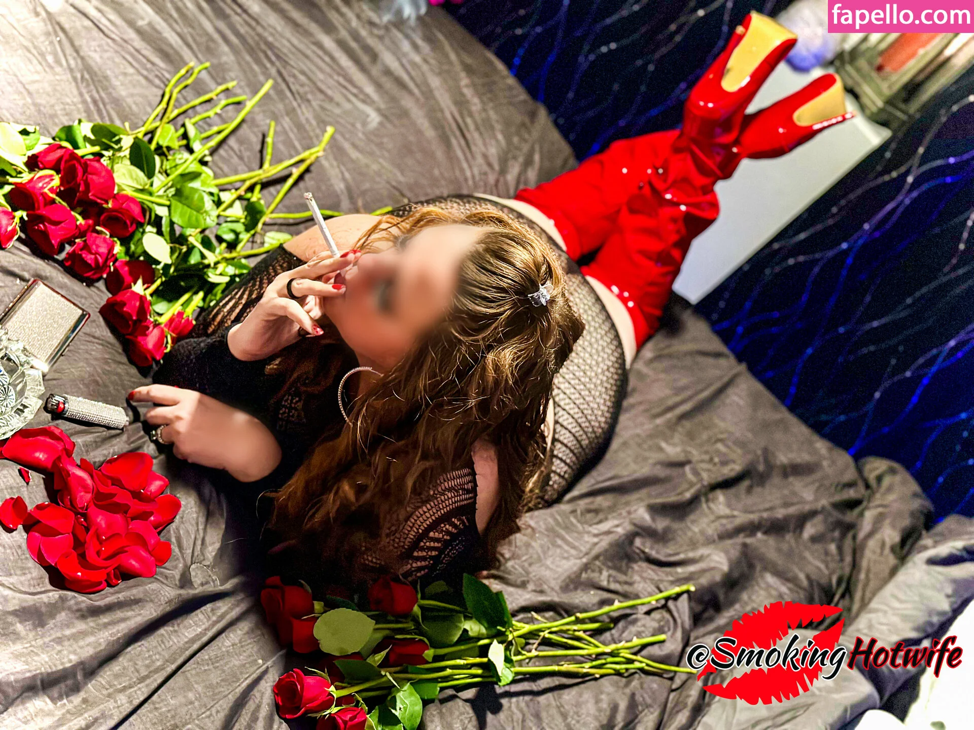 smokinghotwife Onlyfans Photo Gallery 