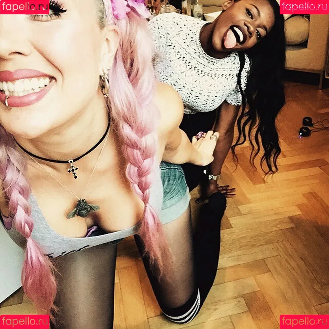 My Little Vronie Onlyfans Photo Gallery 