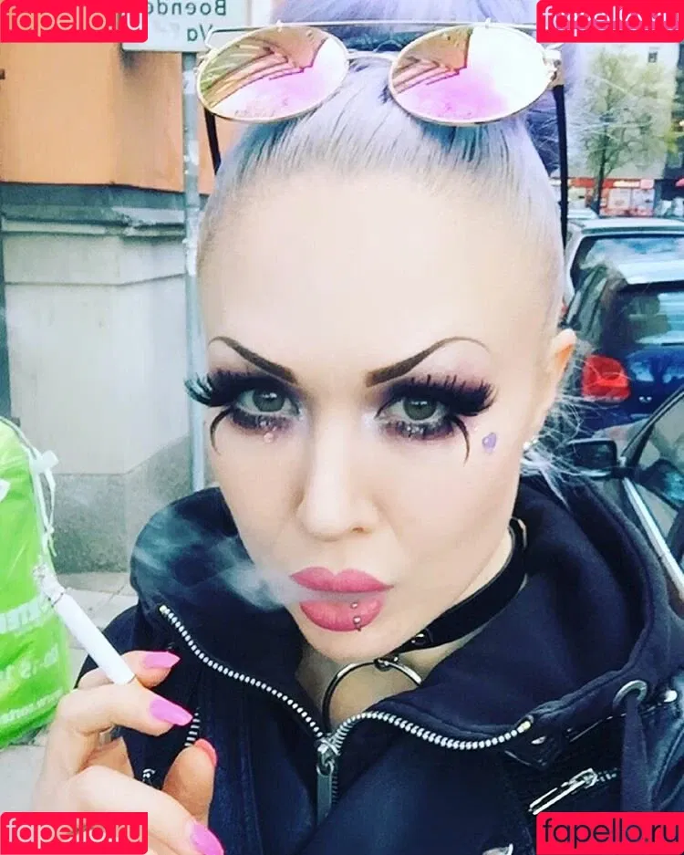 My Little Vronie Onlyfans Photo Gallery 