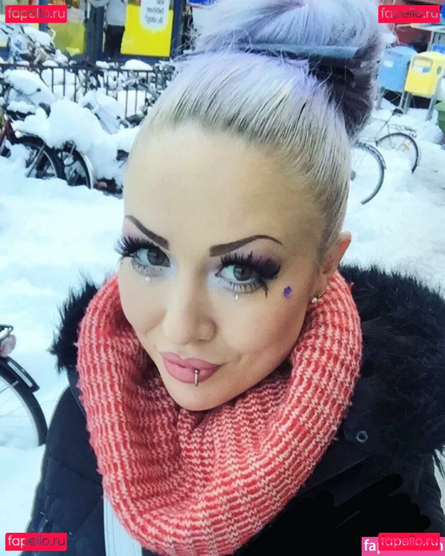 My Little Vronie Onlyfans Photo Gallery 