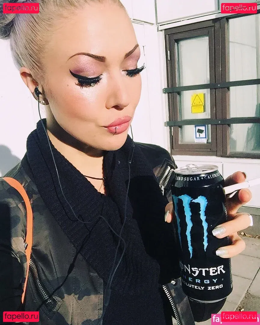 My Little Vronie Onlyfans Photo Gallery 