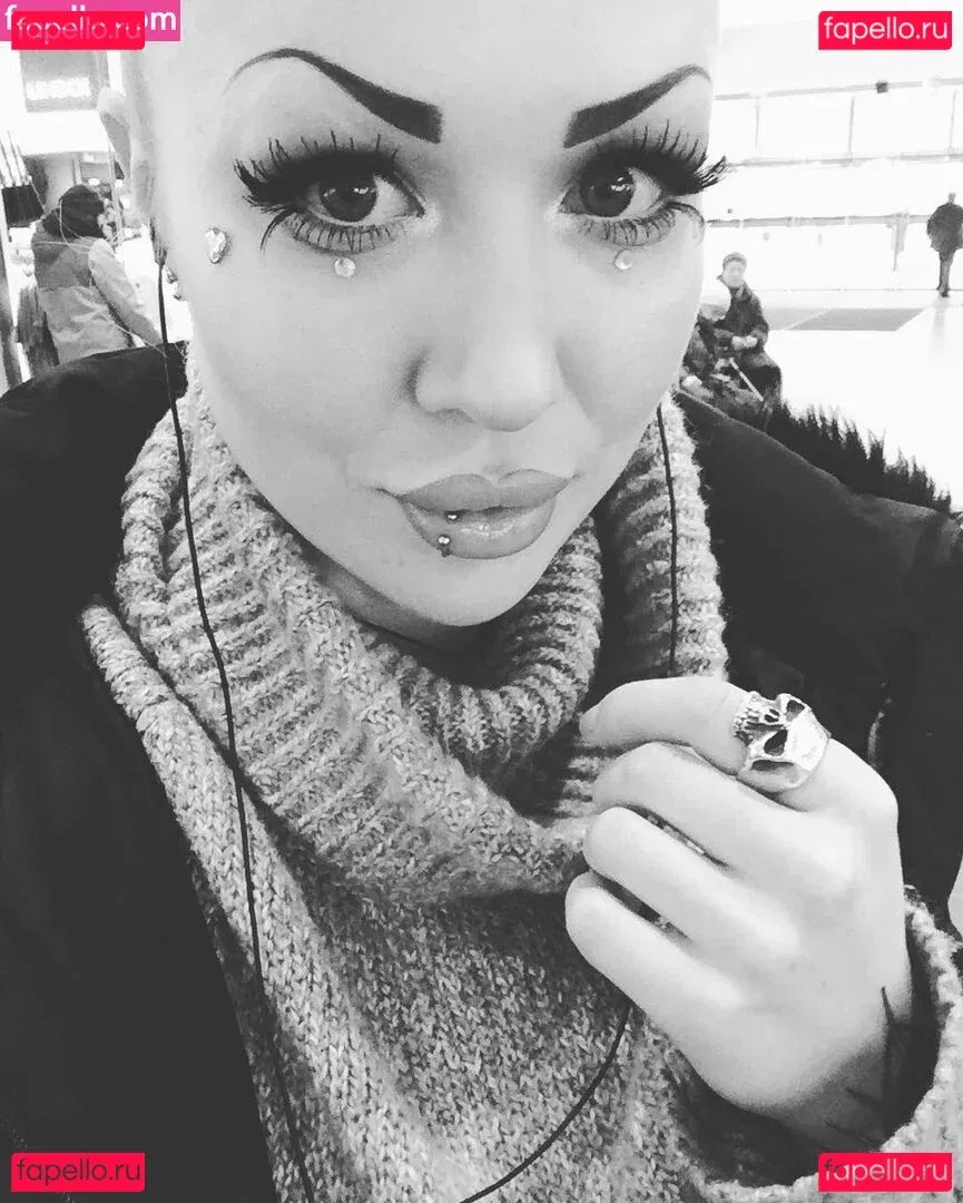 My Little Vronie Onlyfans Photo Gallery 