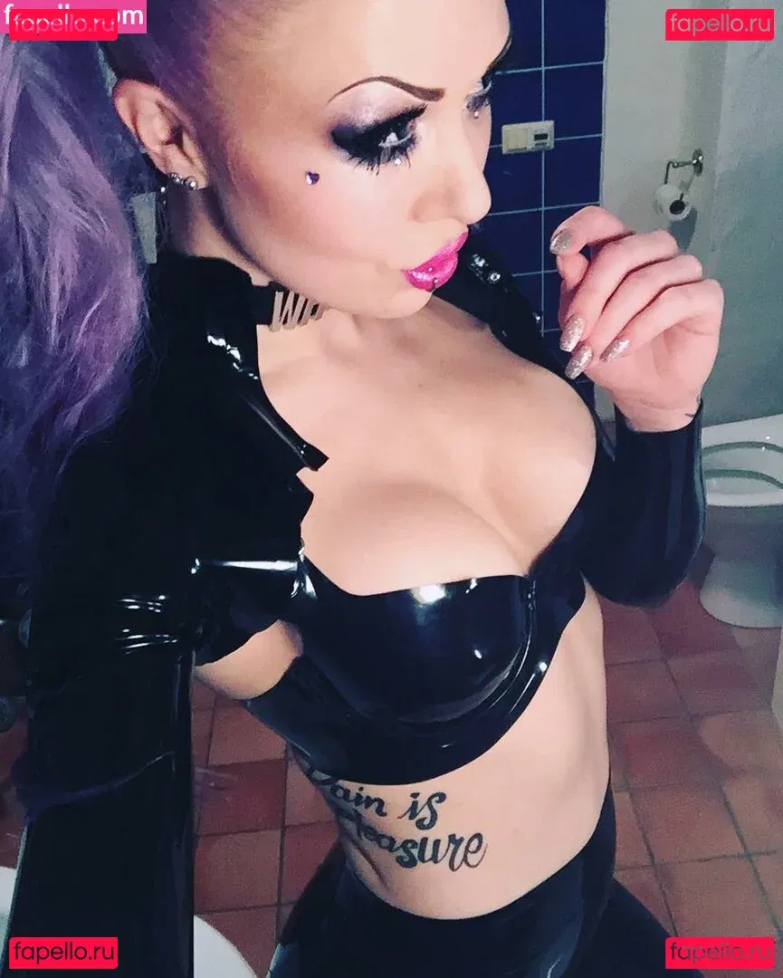 My Little Vronie Onlyfans Photo Gallery 