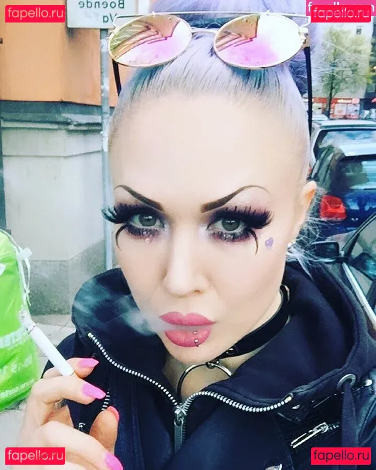 My Little Vronie Onlyfans Photo Gallery 