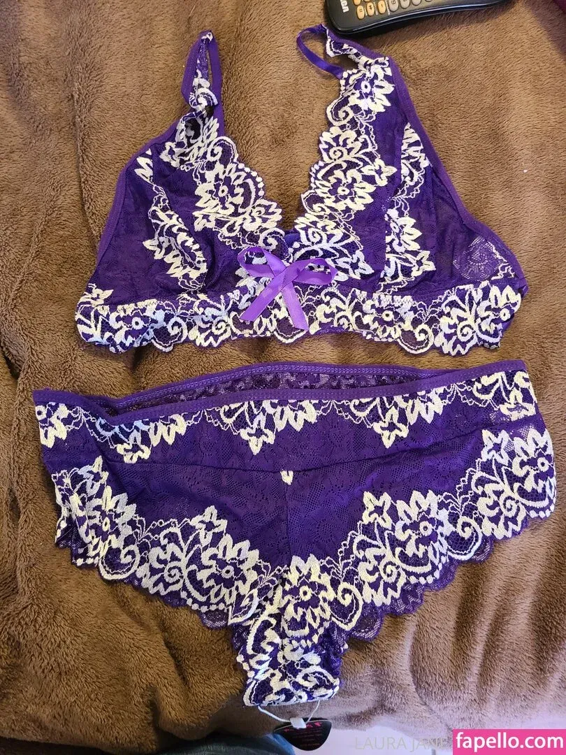 laurajaneuncensored Onlyfans Photo Gallery 