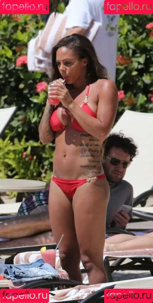 Sydney Leroux Onlyfans Photo Gallery 