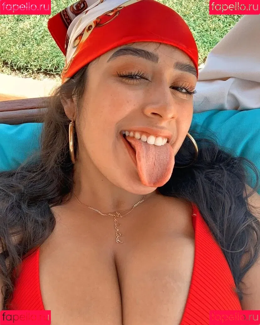 baelib Onlyfans Photo Gallery 