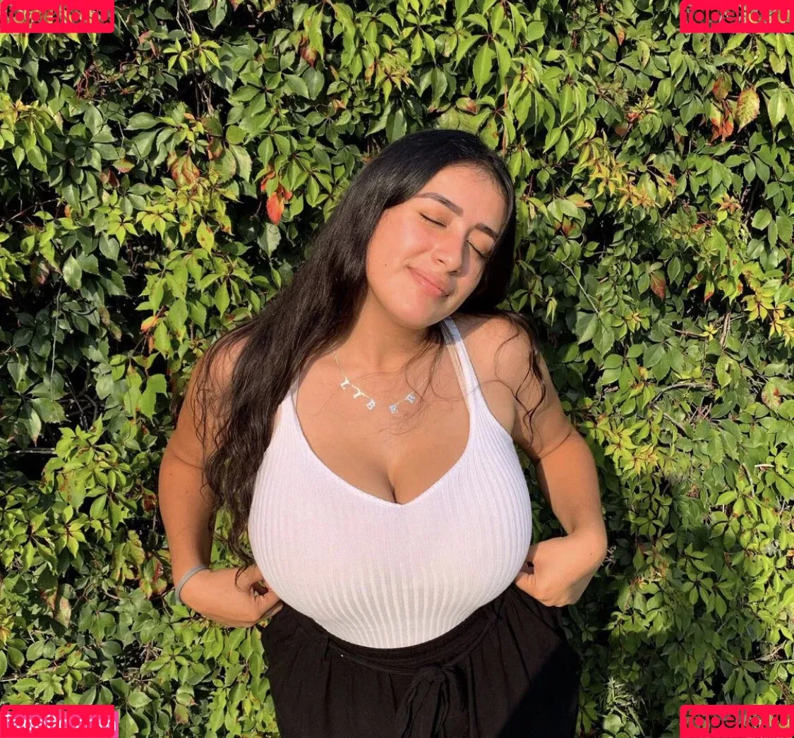 baelib Onlyfans Photo Gallery 