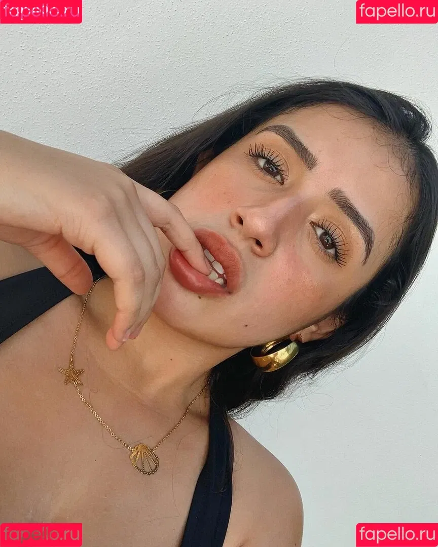 baelib Onlyfans Photo Gallery 