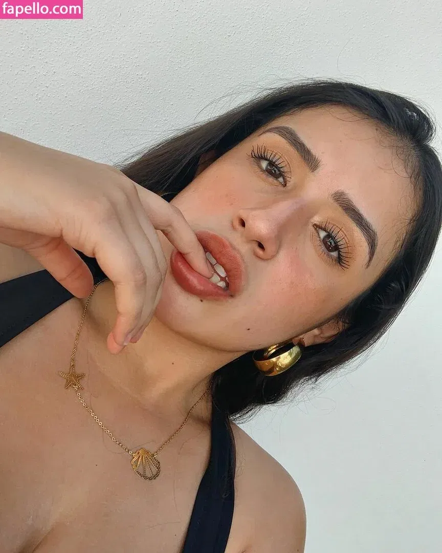 baelib Onlyfans Photo Gallery 