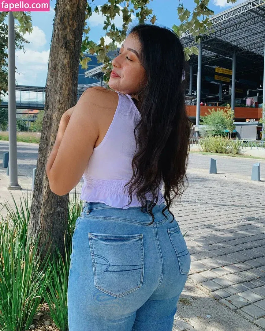 baelib Onlyfans Photo Gallery 