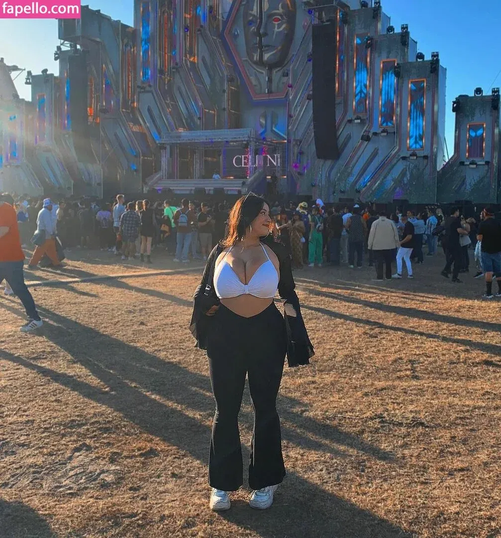 baelib Onlyfans Photo Gallery 