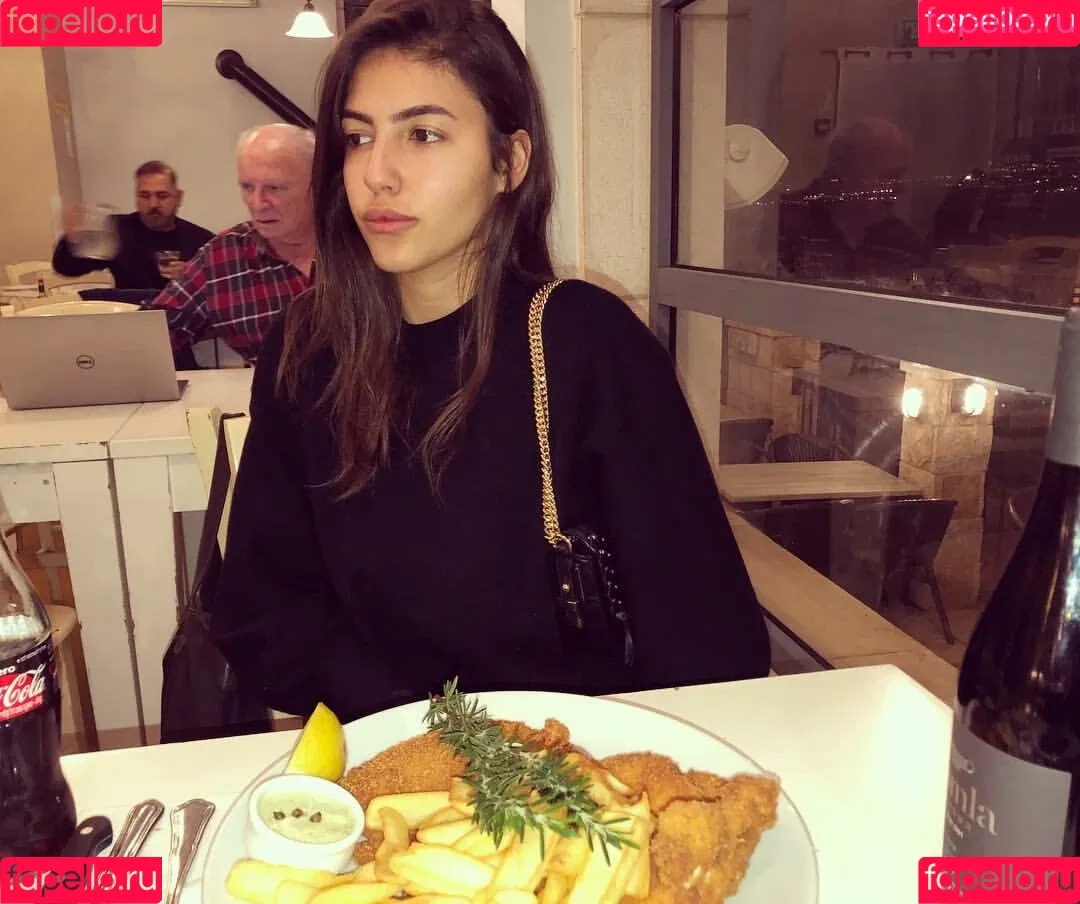 Meshi Malka Onlyfans Photo Gallery 