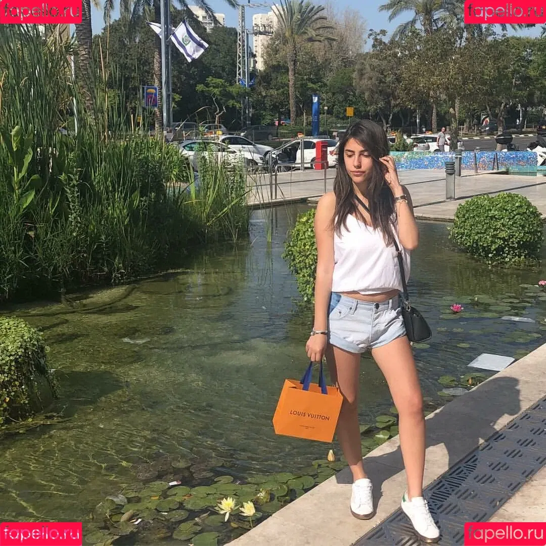 Meshi Malka Onlyfans Photo Gallery 