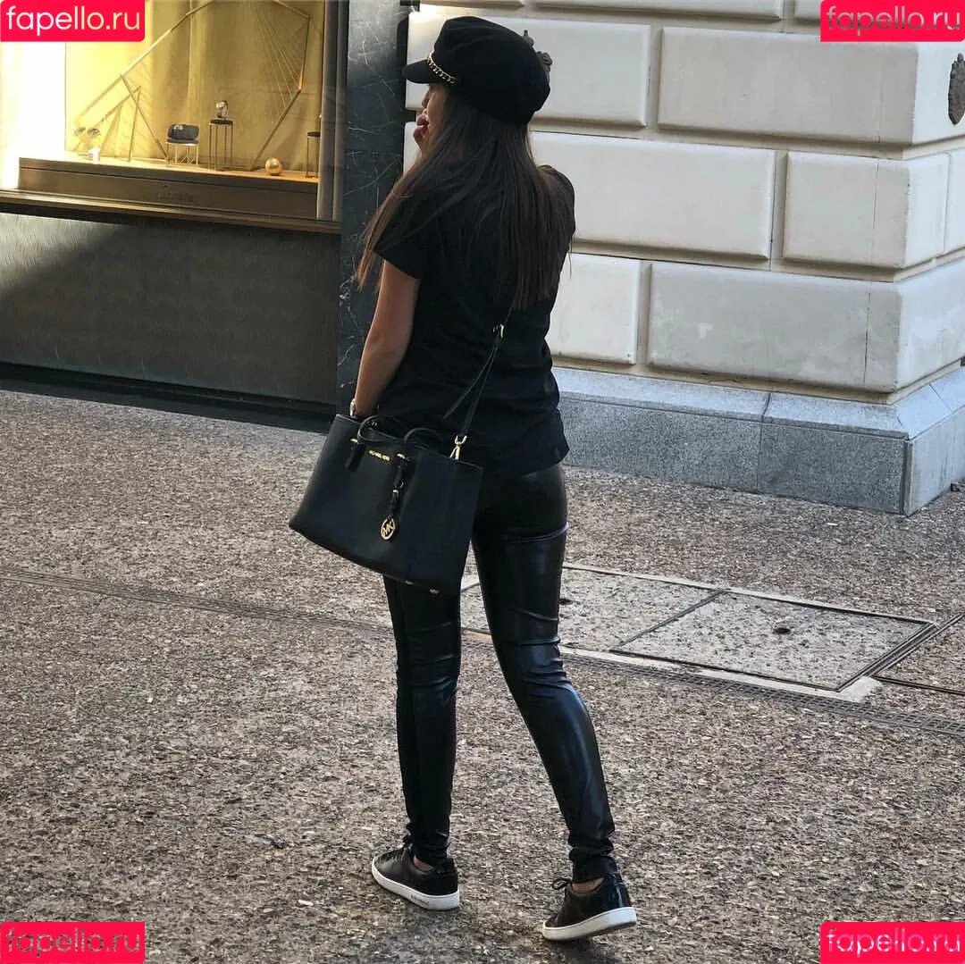 Meshi Malka Onlyfans Photo Gallery 