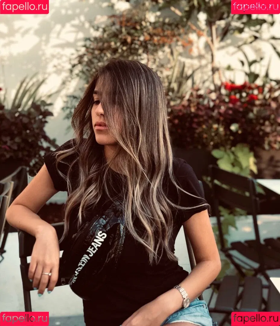 Meshi Malka Onlyfans Photo Gallery 