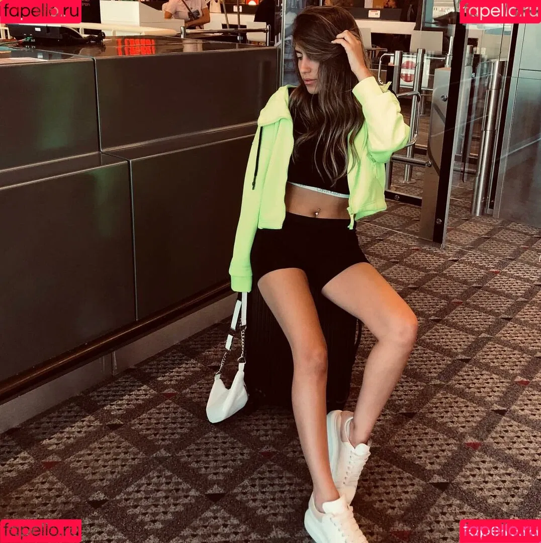 Meshi Malka Onlyfans Photo Gallery 