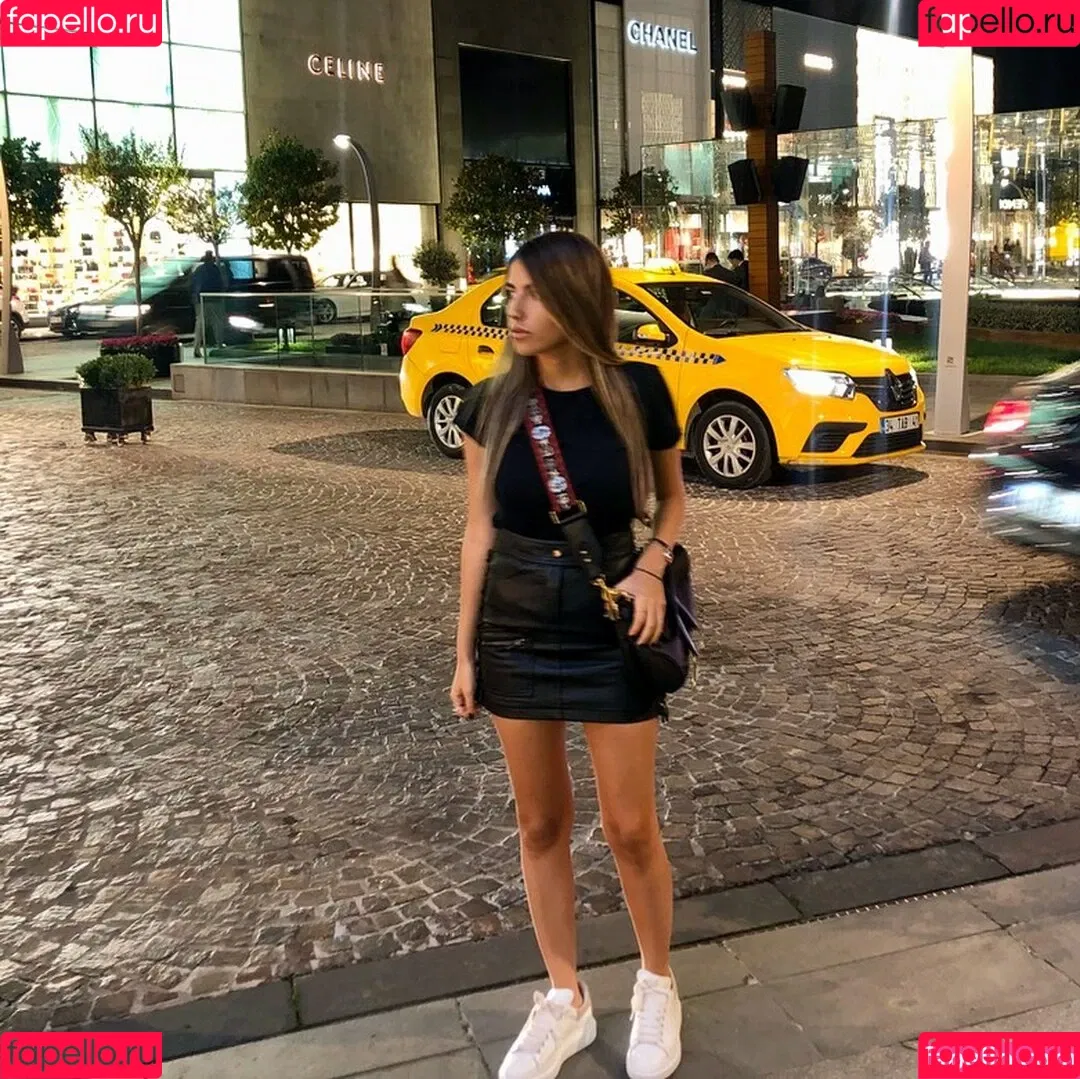 Meshi Malka Onlyfans Photo Gallery 